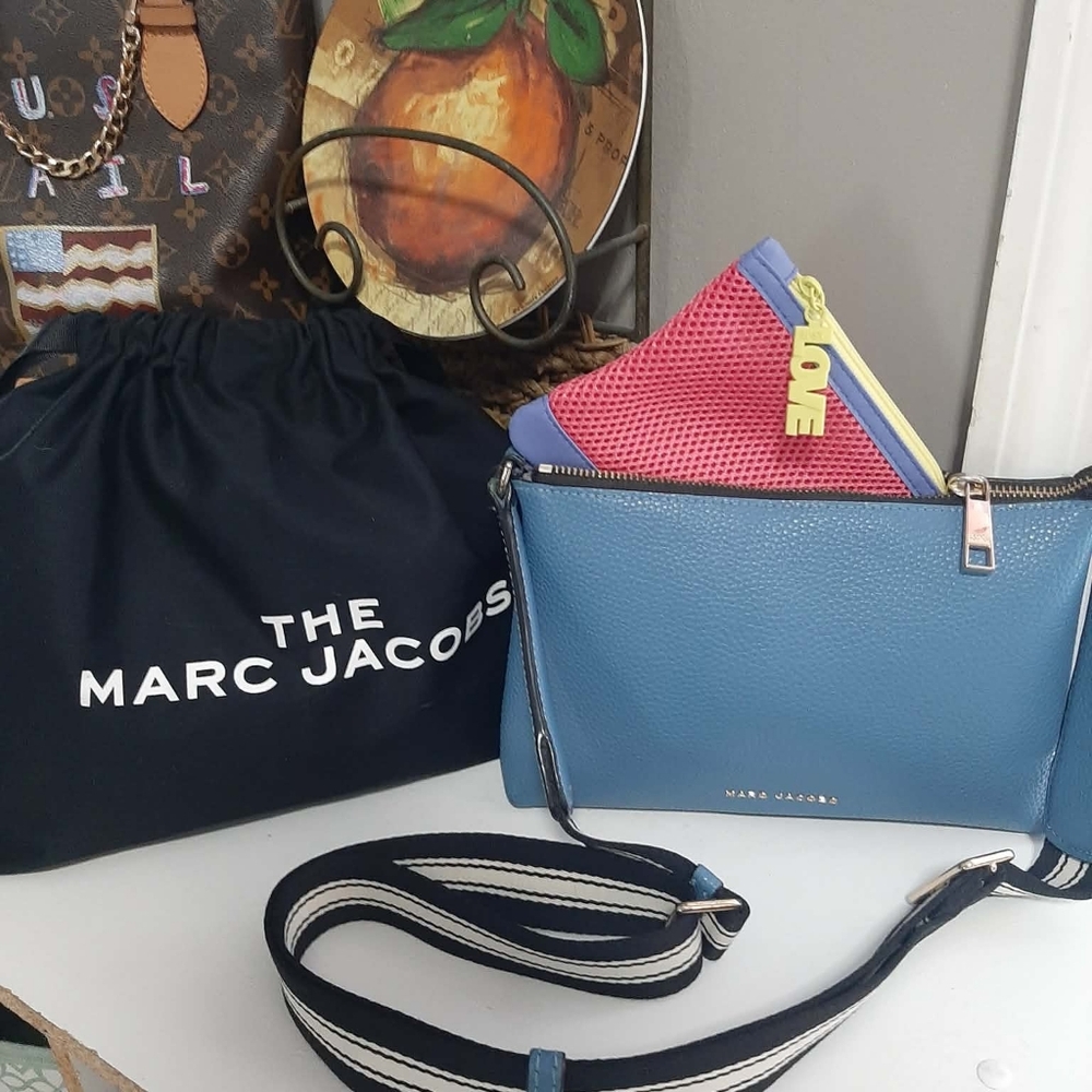 MARC JACOBS "Cosmo" Crossbody & Dustbag